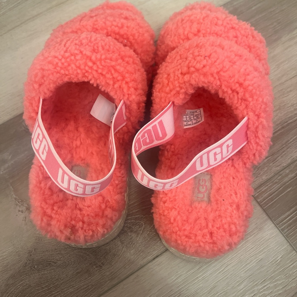UGG Coral Fluffy Slippers